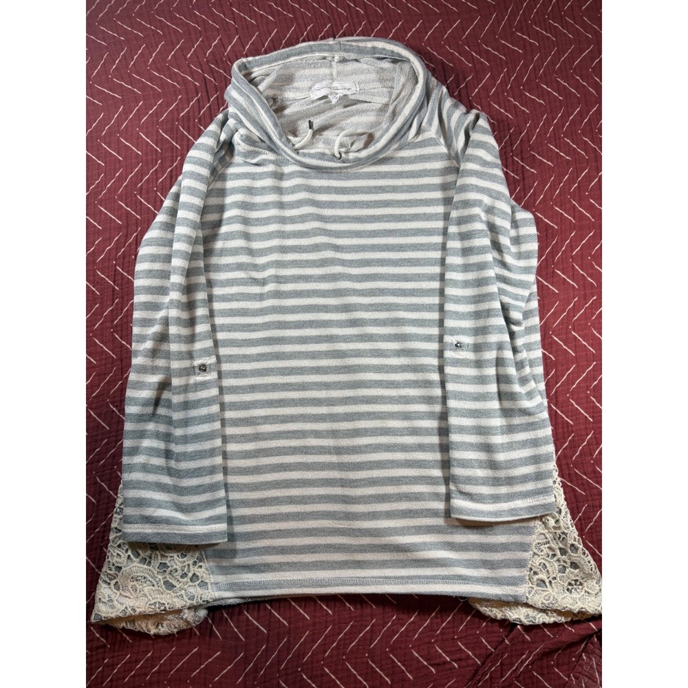 French Laundry Size 1X‎ Soft Casual Striped Top with Lace Trim